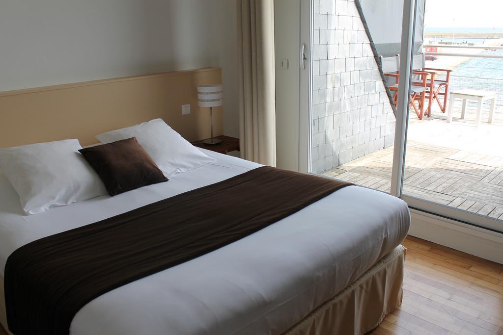 Hotel Le Poisson D'Avril Guilvinec Zimmer foto