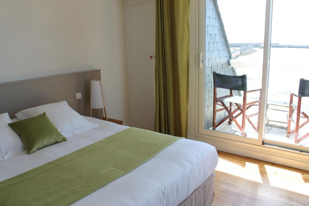 Hotel Le Poisson D'Avril Guilvinec Zimmer foto