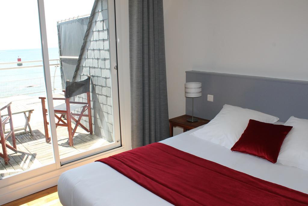 Hotel Le Poisson D'Avril Guilvinec Zimmer foto